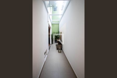 Corredor  de casa à venda com 4 quartos, 200m² em Vila Progredior, São Paulo