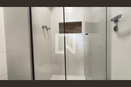 Banheiro de kitnet/studio para alugar com 1 quarto, 24m² em Vila Mariana, São Paulo