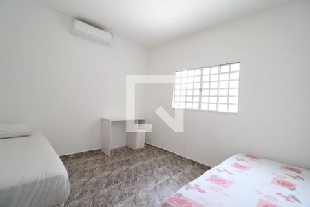 Quarto 1 de casa para alugar com 3 quartos, 220m² em Jardim das Palmeiras, Uberlândia