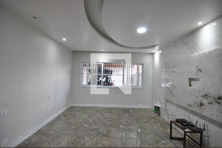 Sala de casa para alugar com 2 quartos, 137m² em Vila Sabrina, São Paulo