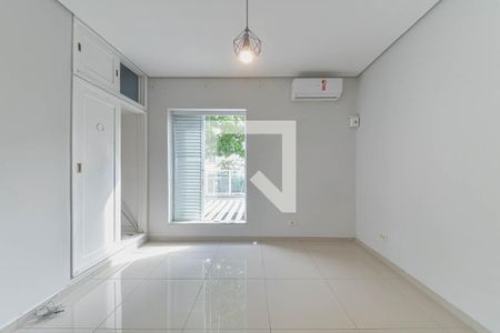 Casa à venda com 3 quartos, 180m² em Campo Belo, São Paulo