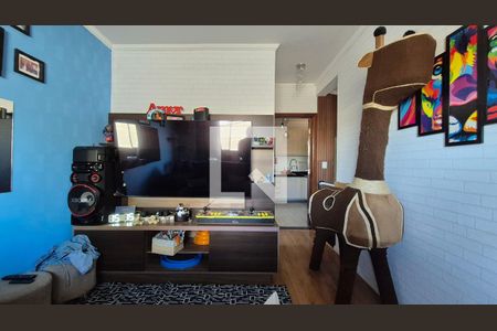 Sala de casa de condomínio à venda com 2 quartos, 130m² em Vila Vitória, Santo André