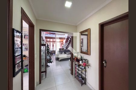 Sala de casa de condomínio para alugar com 5 quartos, 250m² em Recreio dos Bandeirantes, Rio de Janeiro