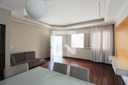 Sala de casa à venda com 3 quartos, 200m² em Santa Amelia, Belo Horizonte