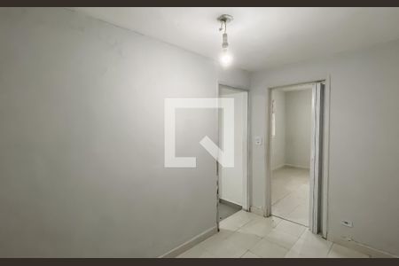 Quarto 2 de casa para alugar com 2 quartos, 100m² em Vila Araguaia, São Paulo