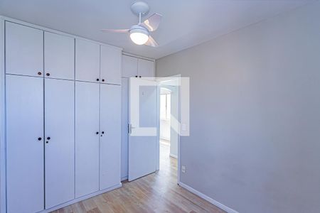 Quarto 1 de apartamento para alugar com 2 quartos, 54m² em Parque Maria Domitila, São Paulo