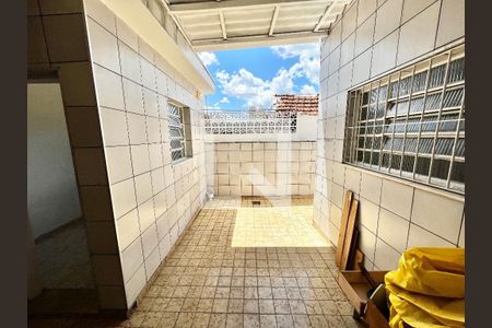 Quintal de casa à venda com 3 quartos, 150m² em Jardim Sonia, São Paulo
