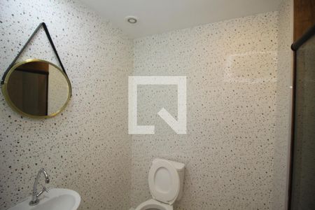 Banheiro de kitnet/studio para alugar com 1 quarto, 28m² em Jardim Independência (são Paulo), São Paulo