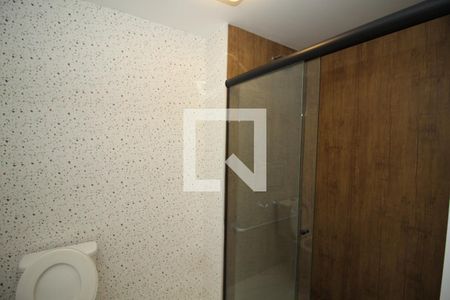 Banheiro de kitnet/studio para alugar com 1 quarto, 28m² em Jardim Independência (são Paulo), São Paulo