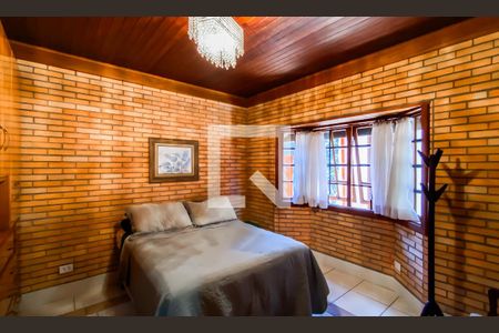 Casa à venda com 5 quartos, 160m² em Vila Nhocuné, São Paulo