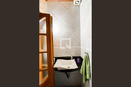 Casa à venda com 5 quartos, 160m² em Vila Nhocuné, São Paulo