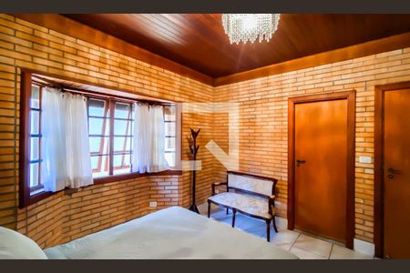 Casa à venda com 5 quartos, 160m² em Vila Nhocuné, São Paulo