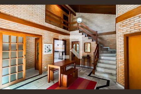 Casa à venda com 5 quartos, 160m² em Vila Nhocuné, São Paulo