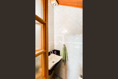 Casa à venda com 5 quartos, 160m² em Vila Nhocuné, São Paulo