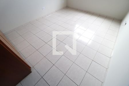 Quarto 2 de apartamento para alugar com 2 quartos, 58m² em Santa Mônica, Uberlândia