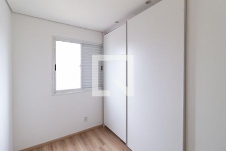 Quarto 2 de apartamento para alugar com 2 quartos, 49m² em Vila Ester, Carapicuíba