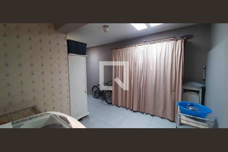 Área de Serviço de casa para alugar com 3 quartos, 236m² em Km 18, Osasco