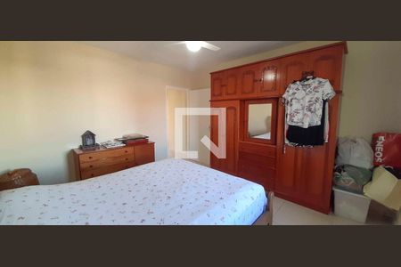 Casa à venda com 3 quartos, 236m² em Km 18, Osasco