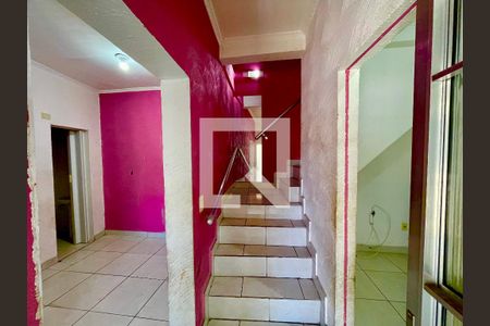 Escada interna de casa para alugar com 2 quartos, 30m² em Jardim Eusonia, Guarulhos