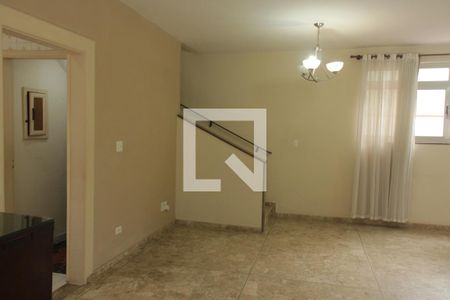 Sala de casa para alugar com 4 quartos, 252m² em Aparecida, Santos