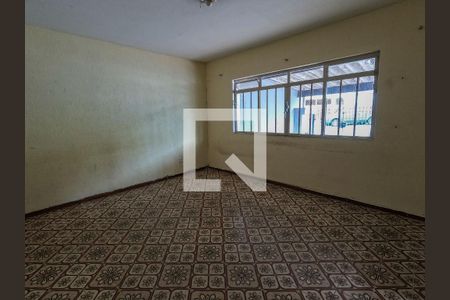 Casa à venda com 3 quartos, 168m² em Vila Guedes, São Paulo