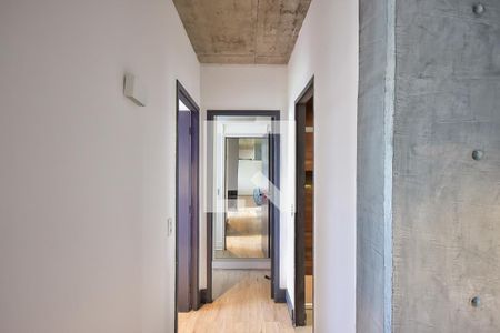 Corredor de apartamento para alugar com 1 quarto, 70m² em Panamby, São Paulo