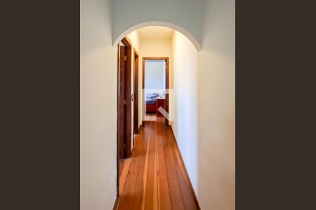 Corredor de apartamento à venda com 2 quartos, 70m² em Ipiranga, Belo Horizonte