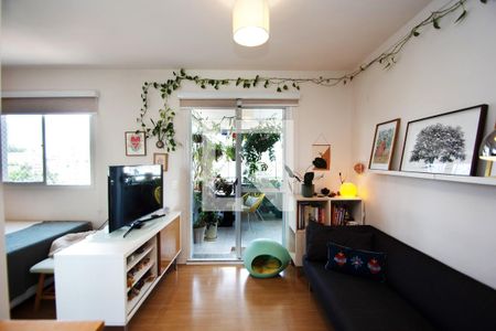 Sala de estar de kitnet/studio à venda com 1 quarto, 40m² em Perdizes, São Paulo