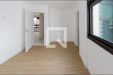 Suíte 1 de apartamento à venda com 2 quartos, 70m² em Funcionários, Belo Horizonte