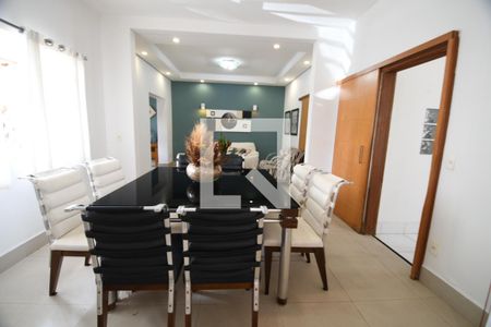 Sala de casa à venda com 3 quartos, 190m² em Cambuí, Campinas