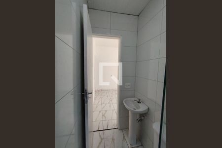 Banheiro - torneira de casa para alugar com 1 quarto, 45m² em Jardim Santa Cruz, São Paulo