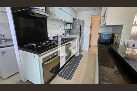 Cozinha de apartamento para alugar com 3 quartos, 99m² em 751, Goiânia