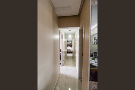 Corredor de apartamento para alugar com 3 quartos, 74m² em Jardim Tupanci, Barueri