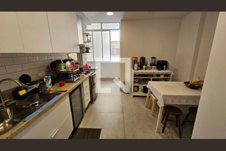 Cozinha de apartamento à venda com 4 quartos, 134m² em Leme, Rio de Janeiro