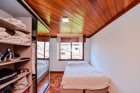 Quarto 2 de apartamento para alugar com 2 quartos, 59m² em Jardim Itu, Porto Alegre