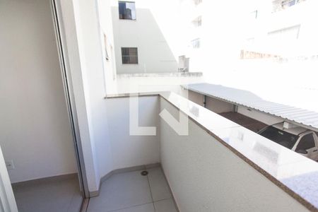 Varanda de apartamento para alugar com 2 quartos, 62m² em Santa Mônica, Uberlândia