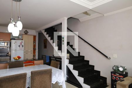 Sala de casa para alugar com 3 quartos, 180m² em Jardim Lajeado, São Paulo