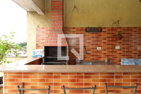 Área da churrasqueira de casa para alugar com 3 quartos, 180m² em Jardim Lajeado, São Paulo