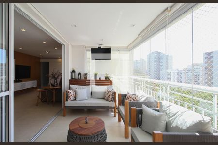 Varanda Sala de apartamento à venda com 3 quartos, 142m² em Vila Andrade, São Paulo