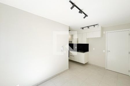 Sala de apartamento à venda com 2 quartos, 35m² em Parque Industrial Tomas Edson, São Paulo