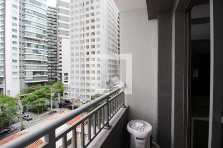 Varanda de kitnet/studio à venda com 1 quarto, 26m² em Vila Nova Conceição, São Paulo