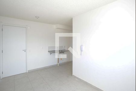 Sala de apartamento para alugar com 1 quarto, 34m² em Parque Industrial Tomas Edson, São Paulo