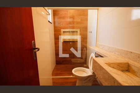 Banheiro da Suíte 2 de casa para alugar com 2 quartos, 55m² em Nova Mirim, Praia Grande