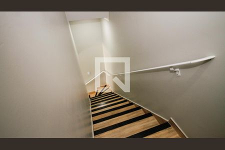 Escada de casa para alugar com 2 quartos, 55m² em Nova Mirim, Praia Grande