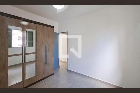 Quarto de apartamento para alugar com 2 quartos, 48m² em Sagrada Família, Belo Horizonte