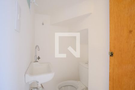 Lavabo de casa de condomínio para alugar com 2 quartos, 60m² em Penha de França, São Paulo