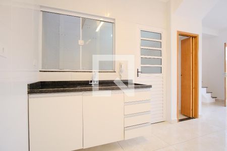 Cozinha de casa de condomínio para alugar com 2 quartos, 60m² em Penha de França, São Paulo