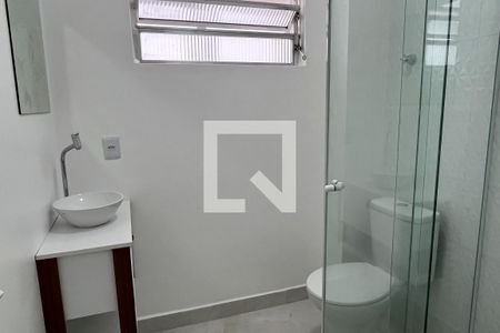 Banheiro de apartamento para alugar com 1 quarto, 48m² em Boqueirão, Santos