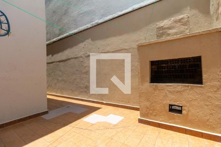 Quintal de casa à venda com 3 quartos, 132m² em Vila Feliz, São Paulo
