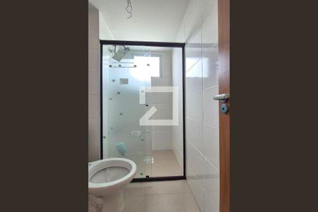 Banheiro de apartamento à venda com 2 quartos, 45m² em Vila Satúrnia, Campinas